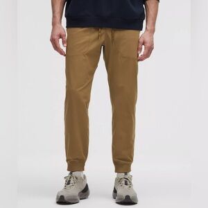 Lululemon ABC skinny tan joggers pants